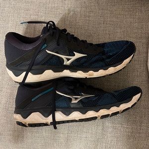 Mizuno Wave Horizon 4 Size 13